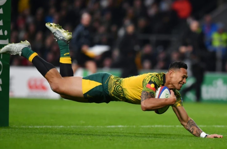 Israel Folau marque un essai pour l'Australie contre l'Angleterre lors d'un test-match à Twickenham, le 24 novembre 2018