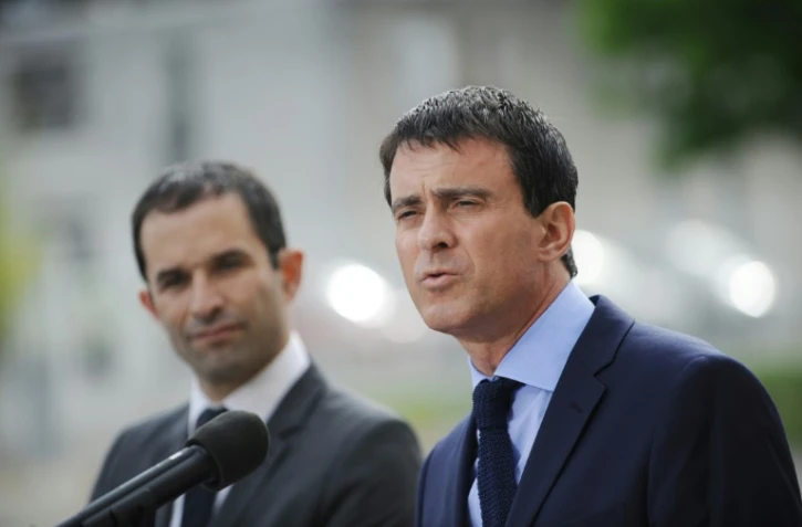Manuel Valls (D) et Benoît Hamon lors d'une conférence de presse à Blois le 23 juin 2017