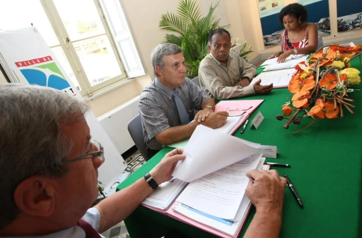 Mercredi 22 Décembre 2010

Signature de convention térritoriale globale entre la mairie de Saint-Denis et la CAF
