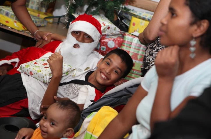 Mercredi 22 Décembre 2010
Arbre de noël à la Cevif (collectif pour l'élimination des violences intra-familiales)
(Photo Marie Trouvé)