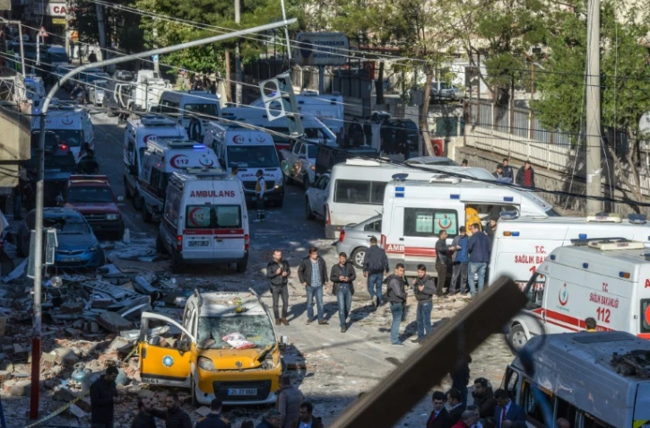 Site d'une attaque au véhicule piégé à Diyarbakir, dans le sud-est de la Turquie, le 4 novembre 2016