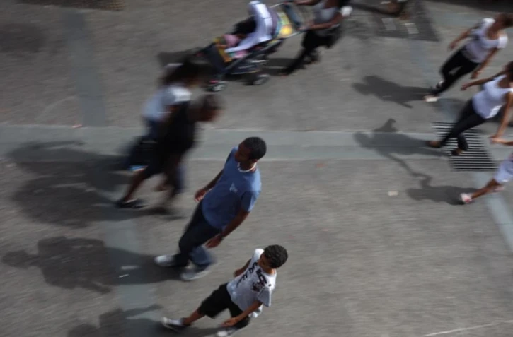 Scène de rue à Saint-Denis