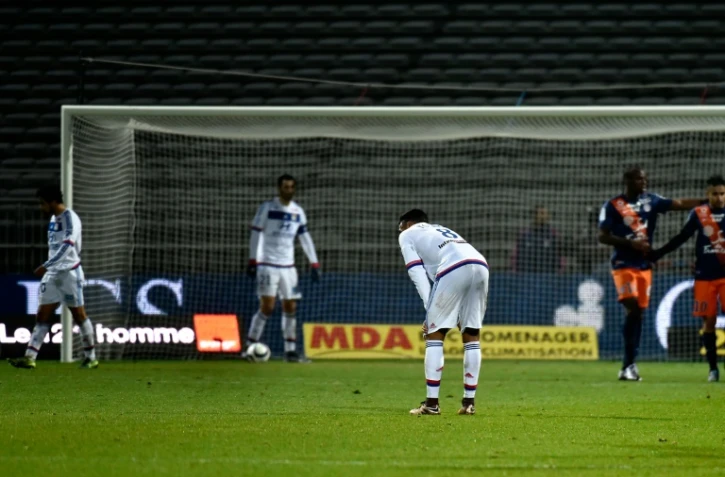 Les joueurs de l'OL dépassés par les Montpelliérains, ici après le 4e but à Gerland, le 27 novembre 2015