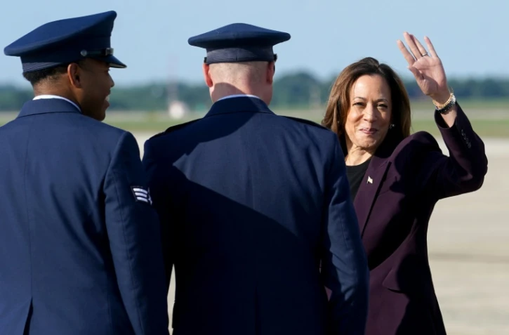 La vice-présidente américaine Kamala Harris à son arrivée à la base aérienne Andrews, près de Washington, le 23 août 2024