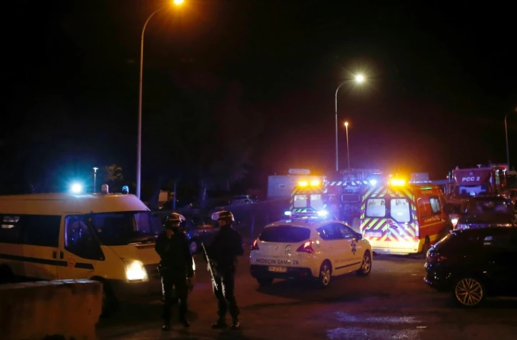 La police à proximité de l'immeuble du forcené à Bastia, le 30 janvier 2019