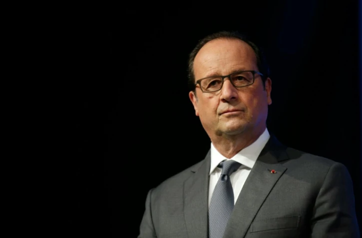 Le président Francois Hollande à Orsay, le 17 septembre 2015