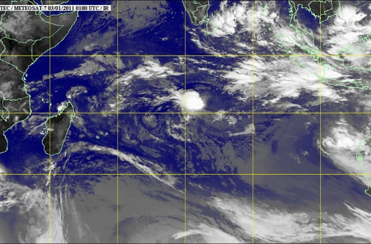 La dépression tropicale se situait à 4h30 à 2 765 km au Nord-Est de La Réunion (Image satellite mtotec.com)