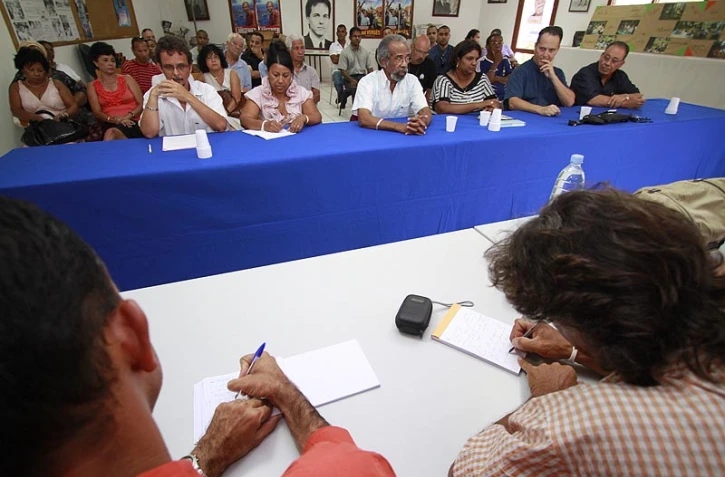 Mardi 11 Janvier 2011
Conférence de presse du PCR au Port