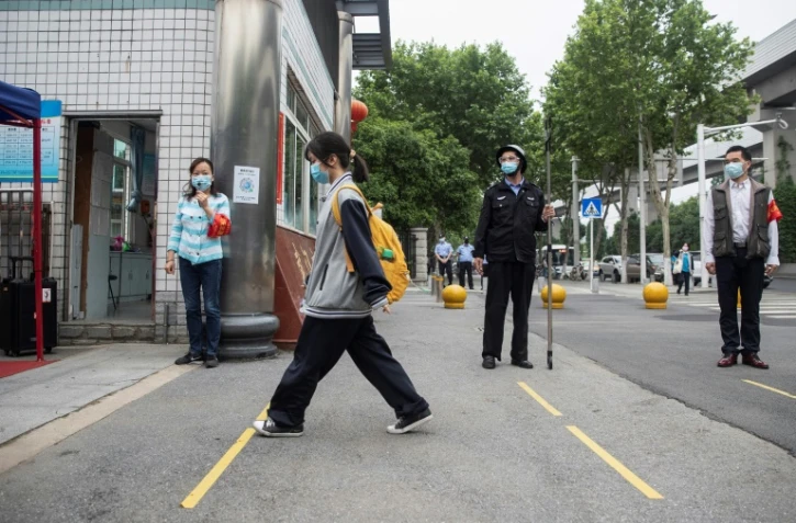 Reprise des cours pour les lycéens, le 6 mai 2020 à Wuhan, en Chine