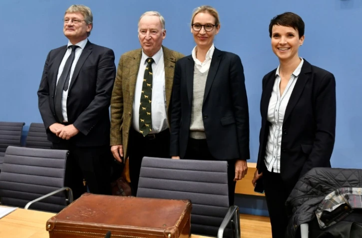 Les dirigeants de l'AfD Joerg Meuthen, Alexander Gauland, Alice Weidel et Frauke Petry avant une conférence de presse à Berlin le 25 septembre 2017