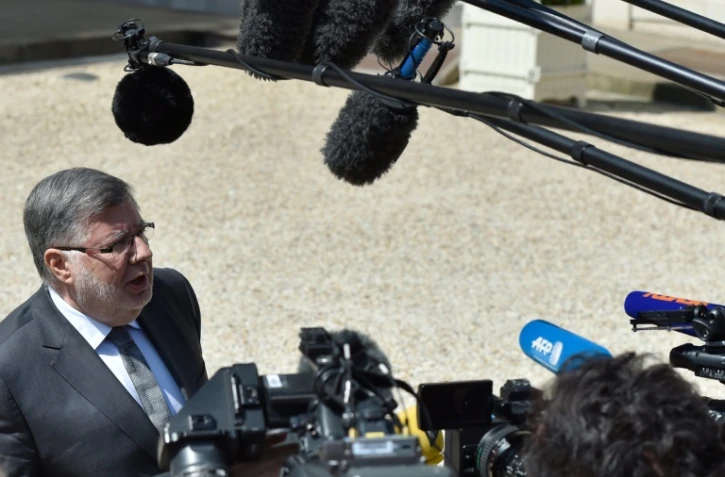 Le ministre des Transports Alain Vidalies face aux journalistes dans la cour de l'Elysée le 25 mai 2016 à Paris