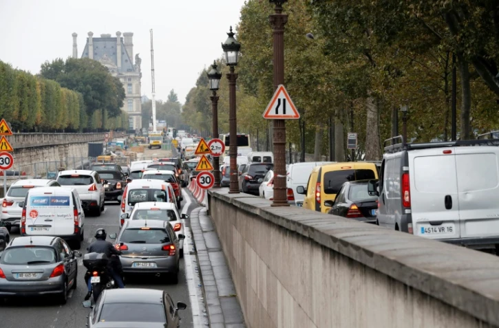 Embouteillages sur le Quai des Tuileries à Paris le 13 octobre 2016 