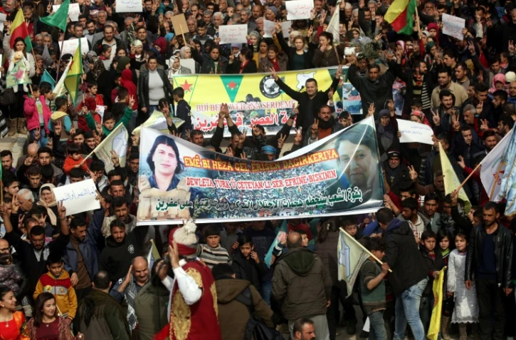 Manifestation dans la ville syrienne d'Afrine contre l'offensive militaire de la Turquie, le 4 février 2018
