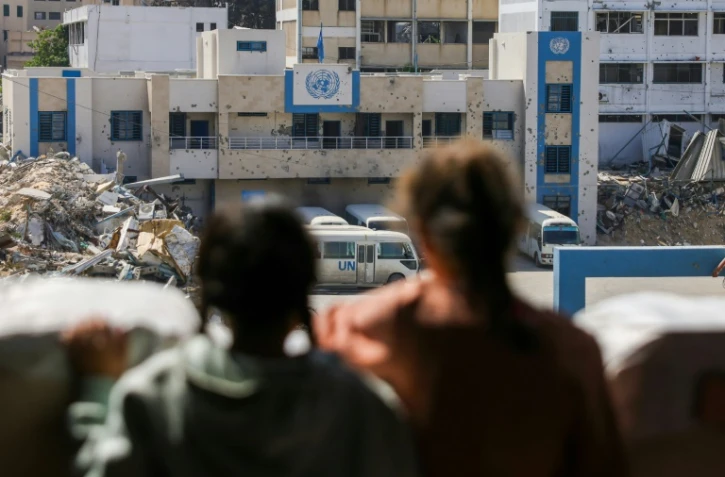 Pendant des décennies, l'Unrwa, l'agence des Nations unies pour l'aide aux réfugiés palestiniens, a chapeauté les opérations humanitaires à Gaza, mais Israël l'a accusée de fournir une couverture au Hamas