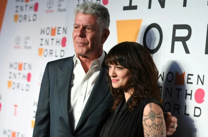 Anthony Bourdain, qui s'est apparement suicidé en France, photogaphié en compagnie de son amie Asia Argento le 13 avril 2018