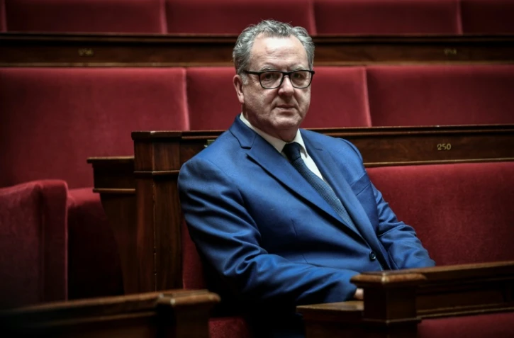 Richard Ferrand pose lors d'une séance photo à l'Assemblée nationale, à Paris, le 17 mai 2022