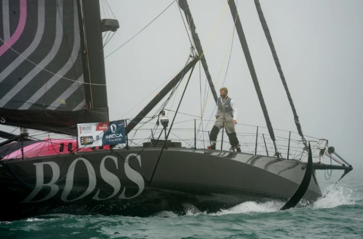 Le skipper du voilier "Hugo Boss" Alex Thomson, l'un des favoris, en position prêt à prendre le départ du Vendée Globe, le 8 novembre 2020 aux Sables-d'Olonne