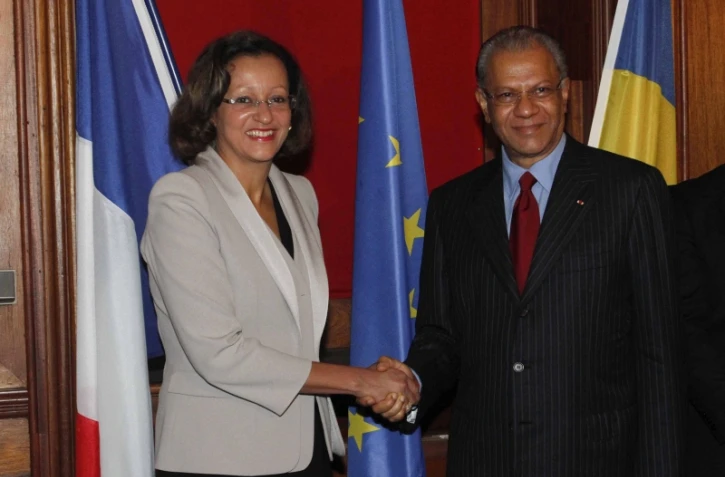 Lundi 24 Janvier 2011

Viste de Navin Ramgoolam, 1er ministre de la République de Maurice : signature d'accords de coopération à la préfecture