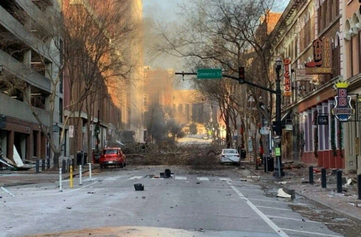 Photo fournie par la police de Nashville du site de l'explosion le 25 décembre 2020