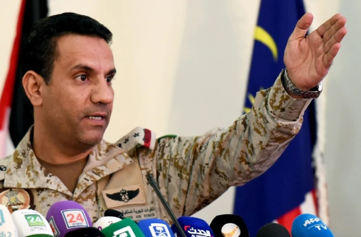 Conférence de presse du porte-parole saoudien de la coalition arabe au Yémen,  Turki Al-Malki, à la base aérienne du roi Salmane à Ryad le 5 novembre 2017