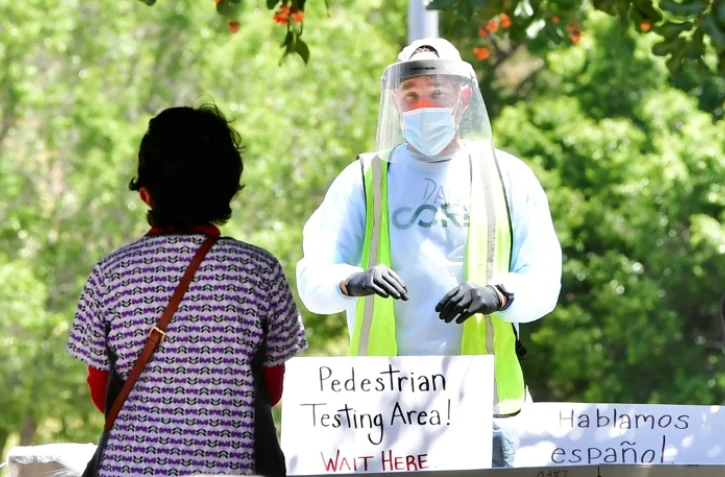 Un site de dépistage du nouveau coronavirus à Los Angeles le 30 juin 2020