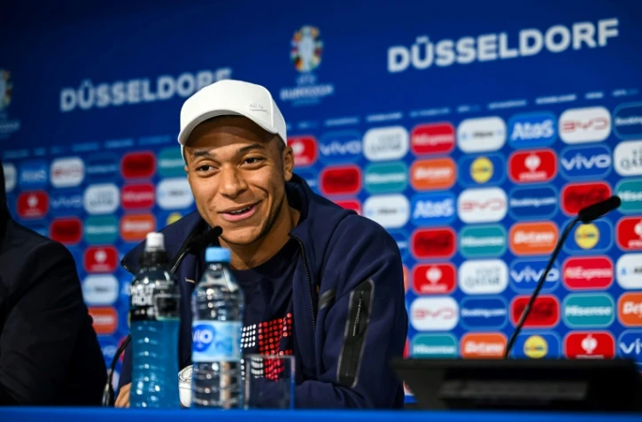 Kylian Mbappé en conférence de presse, le 16 juin 2024 à Düsseldorf, en Allemagne