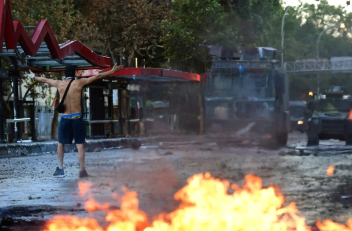 Heurts entre manifestants et forces de police, le 31 octobre 2019 à Santiago du Chili