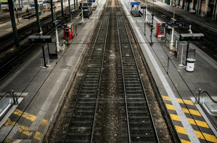 Des quais déserts à la gare de Lyon Perrache le 1er juin 2016