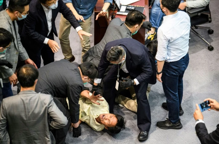 Heurts au Conseil législatif, le 18 mai 2020 à Hong Kong