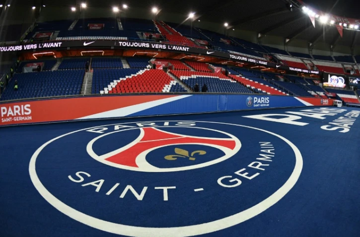 Le logo du Paris Saint-Germain, sacré champion de France après l'arrêt de la saison 2019-2020 pour cause de pandémie de coronavirus, photographié au Parc des princes avant un match de Ligue 1 opposant le PSG à Lille le 2 novembre 2018.