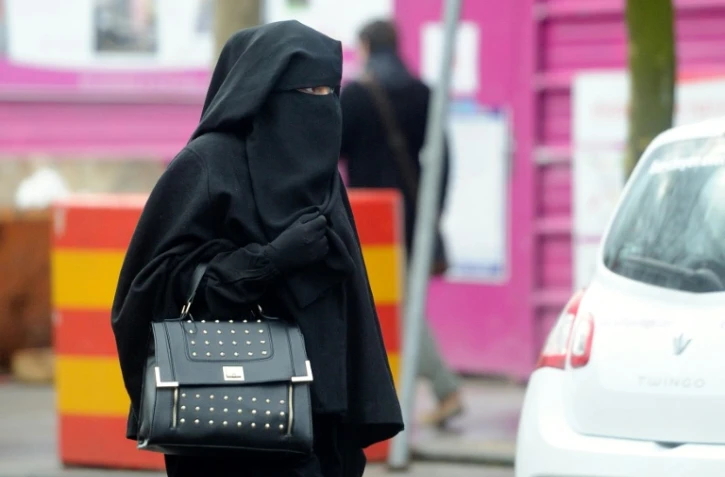 Un restaurateur filmé en train de demander à deux clientes voilées de sortir de son établissement est jugé à Bobigny pour discrimination