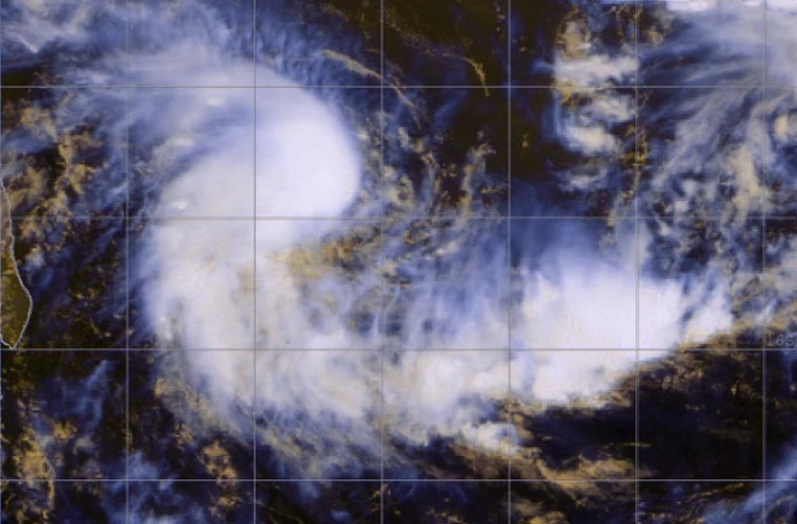 La dépression se situait à 16 heures à 785km au Nord de La Réunion (Image: Mtotec.com)