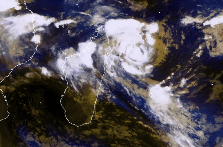 Photo satellite : http://www.mtotec.com/