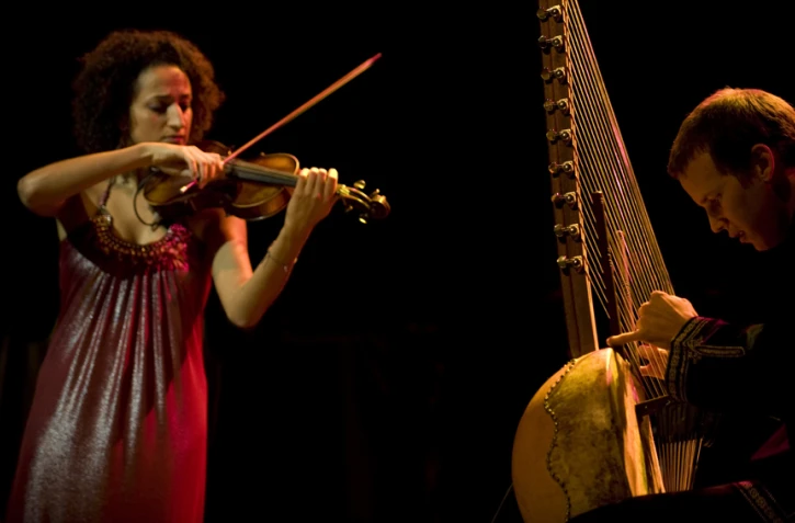 Kahina Zaïmen et Sami Pageaux-Waro du duo &quot;la 25ème corde&quot; (Photo Arlem)