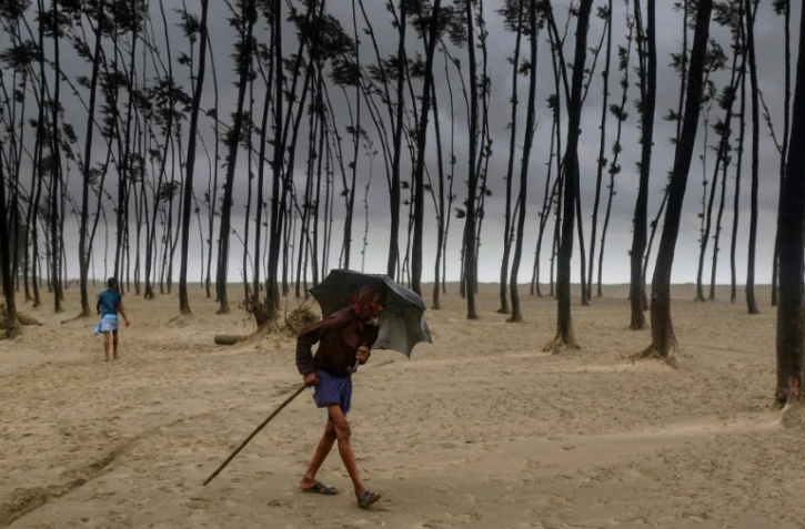Evacuation face au cyclone Mora Ă Cox's Bazar, au Bangladesh, le 30 mai 2017