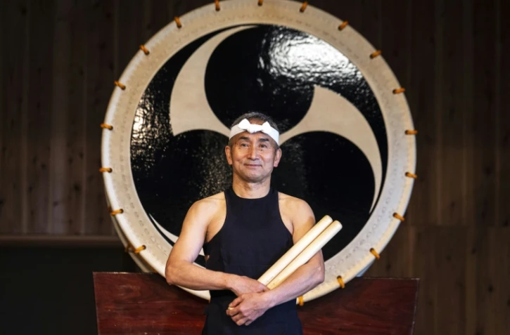 Le joueur de taiko Yoshikazu Fujimoto, le 7 mai 2022 sur l'île de Sado, au Japon