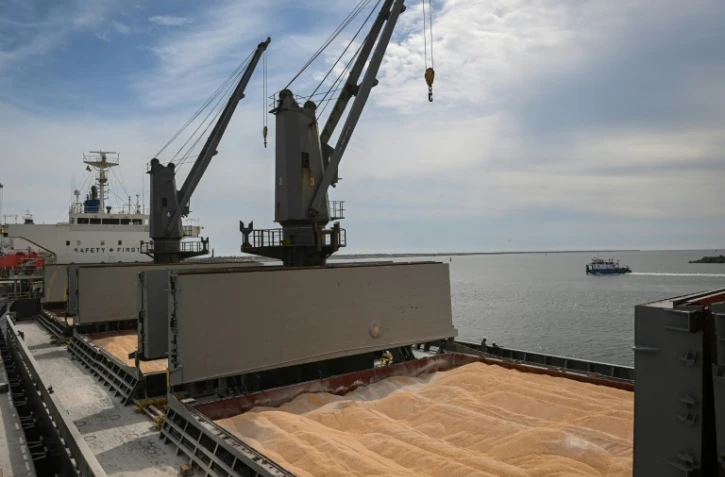 Un navire céréalier rempli de maïs ukrainien, le 3 mai 2022 au port de Constanta (Roumanie)