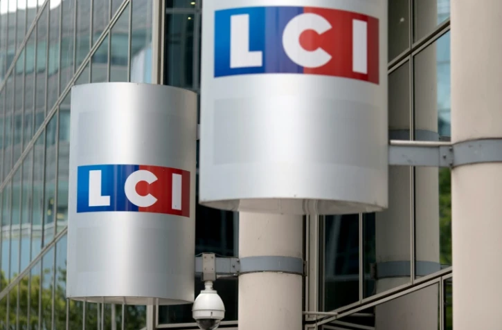 Le logo de LCI au siège de TF1, le 29 juillet 2014 à Boulogne-Billancourt