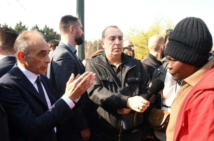 Eric Zemmour, candidat à l'élection présidentielle, visite un camp de toxicomanes Porte de la Villette à Paris, le 25 mars 2022
