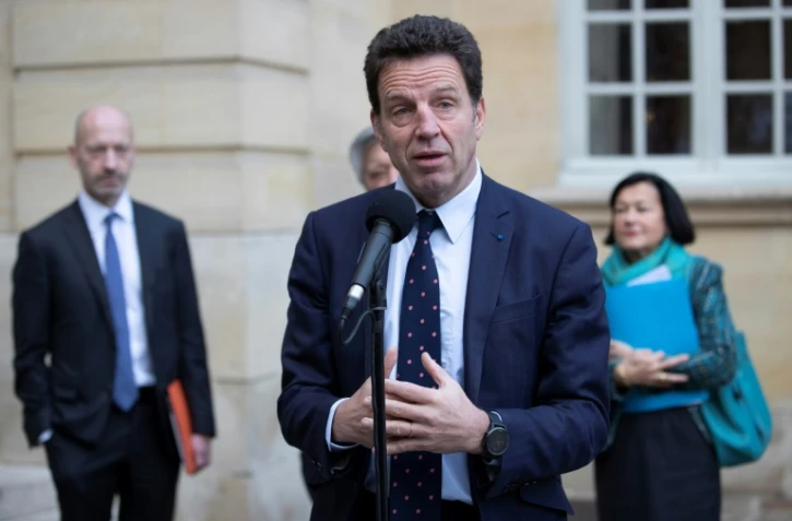 Le président du Medef Geoffroy Roux de Bezieux fait une déclaration à la presse à l'issue d'une réunion sur la réforme des retraites, le 25 novembre 2019 à l'Hôtel Matignon, à Paris