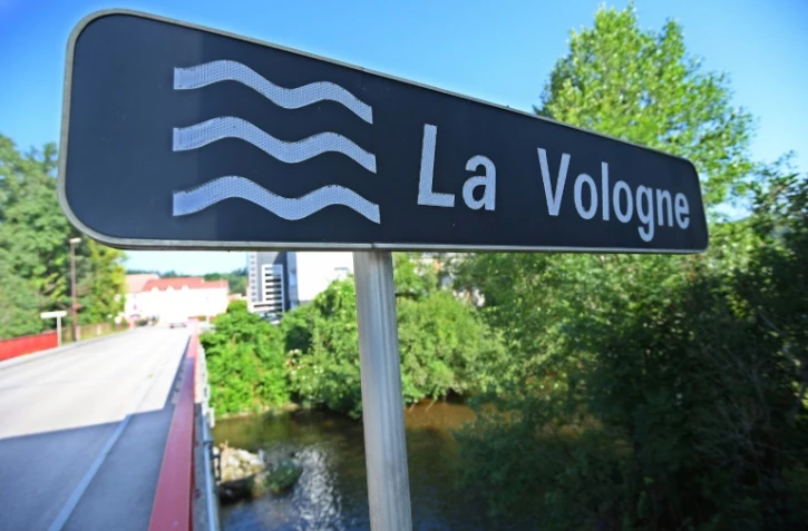 Murielle Bolle, 48 ans, témoin clé dans l'enquête sur la mort de Grégory Villemin interpellée à son domicile de Granges-sur-Vologne (Vosges)