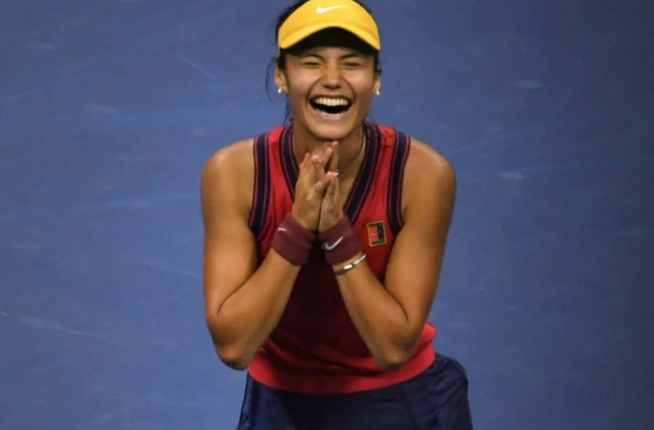 La joie de la Britannique Emma Raducanu, après sa victoire face à la Grecque Maria Sakkari, en demi-finale de l'US Open, le 9 septembre 2021 à New York