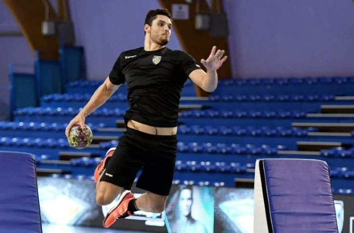 Le champion olympique de natation Florent Manaudou à l'entraînement avec le club de handball d'Aix-en-Provence, le 14 novembre 2016