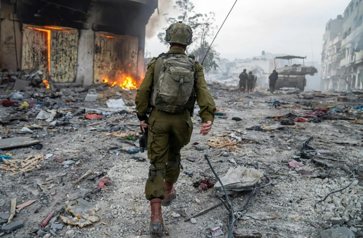 Une photo diffusée par l'armée israélienne montre une opération dans la bande de Gaza, le 22 décembre 2023