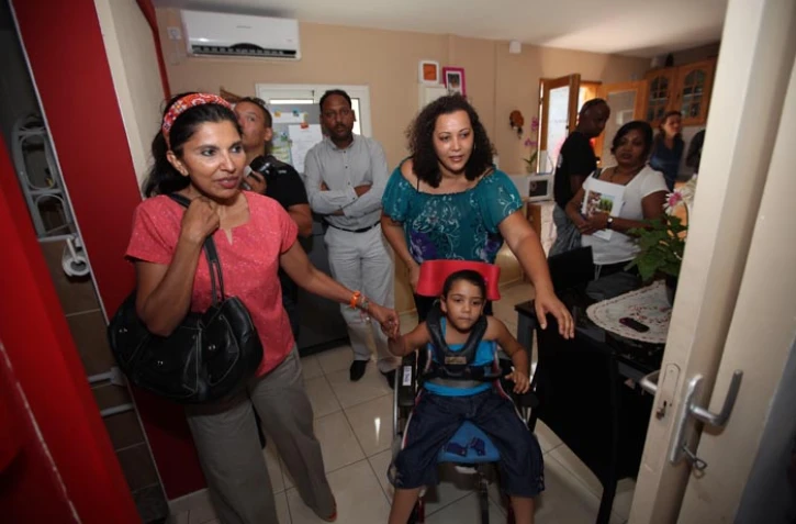Visite de Nassimah Dindar sur les chantiers de l'amélioration de l'habitat à Montgaillard