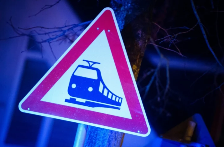 Voyager en Allemagne pour 49 euros par mois: un nouveau ticket de transport valable à partir de lundi promet aux usagers une "révolution". Mais le coût et l'efficacité du dispositif interrogent