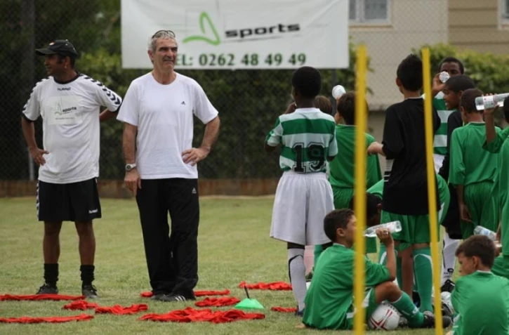 Lundi 14 Mars 2011

Raymond Domenech entraineur des juniors