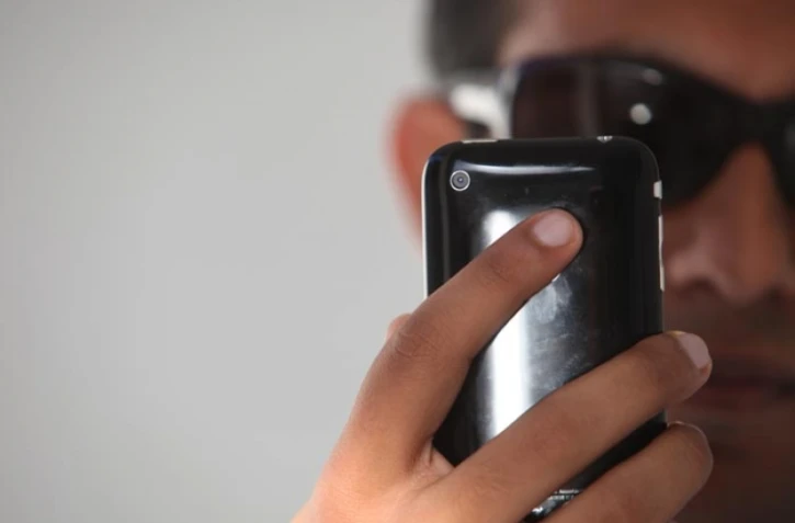 Mercredi 16 mars 2011, l'association Valentin Haüy demande aux opérateurs de téléphonie locale de proposer des services pour les malvoyants.