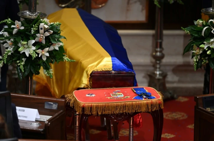 Le cercueil du peintre et sculpteur Fernando Botero lors d'un hommage au parlement, le 22 septembre 2023 Ă Bogota, en Colombie