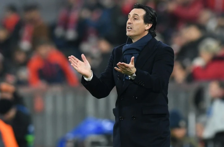 L'entraîneur du PSG Unai Emery donne des instructions lors du match face au Bayern en Ligue des champions, le 5 décembre 2017 à Munich